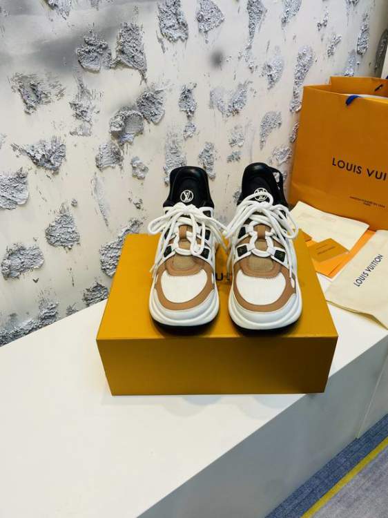 Picture of Louis Vuitton Shoes _SKULVsz35-405cmmnf055717792